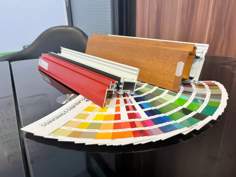 Bi-coloration