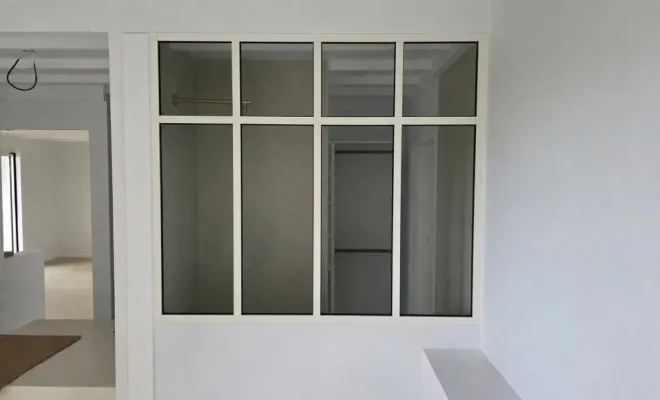 Verrière d'interieur, type chassis d'atelier